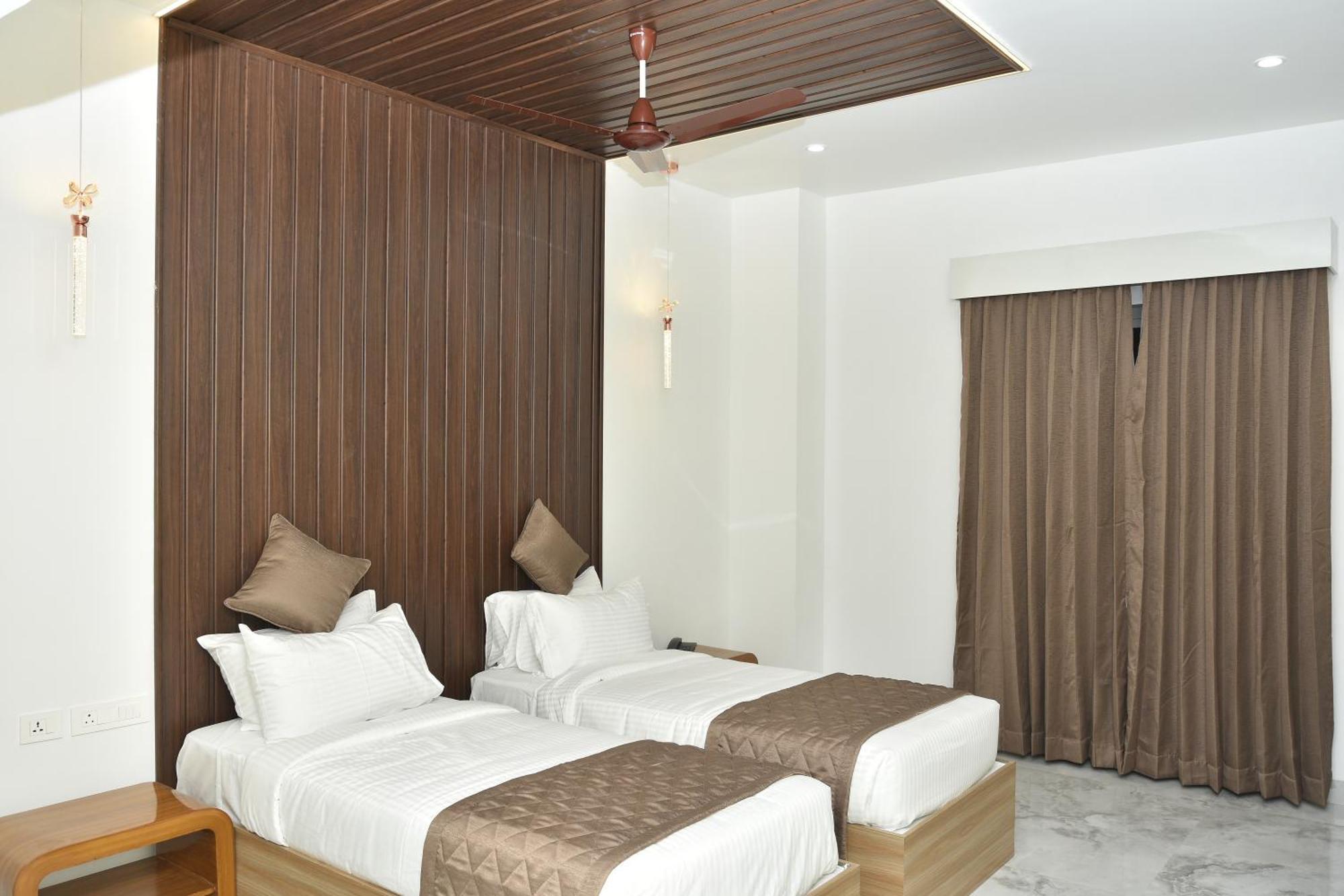 Silver Stone Park Resort, Kovilpatti エクステリア 写真